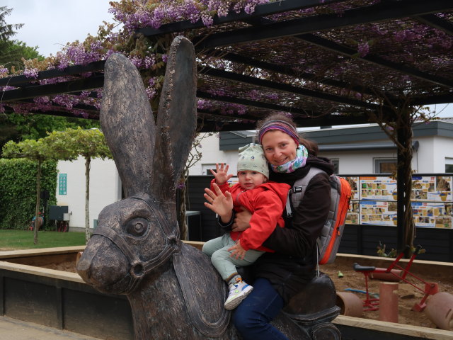 Nils und Sabine im Skulpturparken Blokhus (24. Mai)