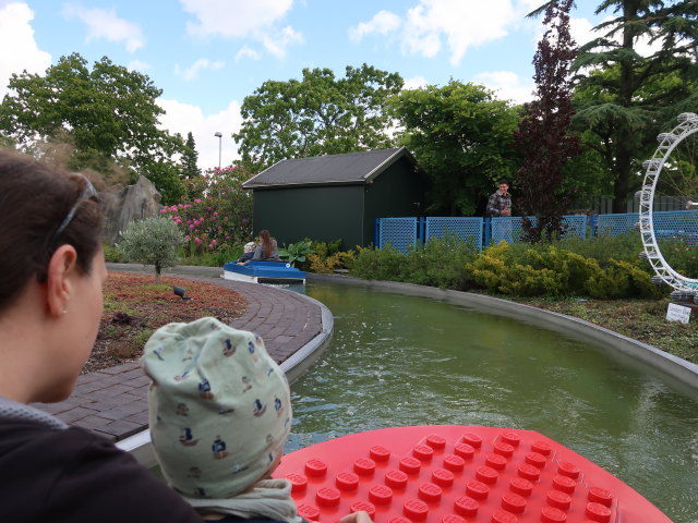 Sabine und Nils in Minib&aring;de im Legoland Billund Resort (26. Mai)