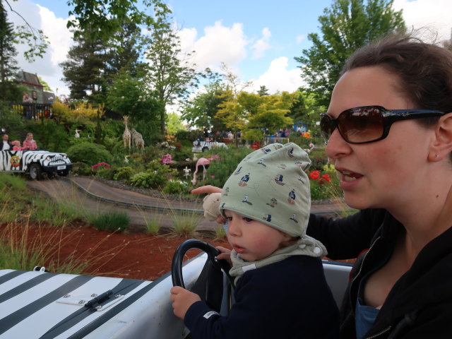 Nils und Sabine in LEGO Safari im Legoland Billund Resort (26. Mai)