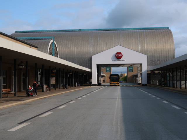 H&oslash;je Taastrup Station, 33 m (31. Mai)