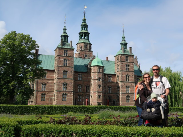 Sabine, Nils und ich beim Rosenborg Slot in K&oslash;benhavn (2. Juni)