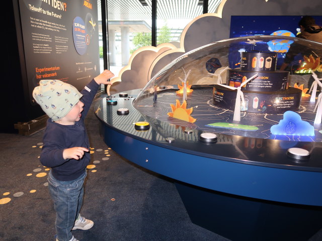 Nils in K&oslash;benhavns Lufthavn, 5 m (2. Juni)