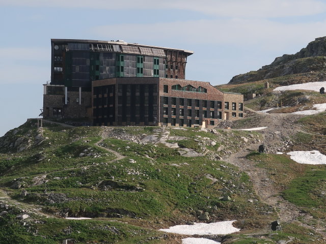 Berghotel Rudolfsh&uuml;tte, 2.311 m (15. Juni)