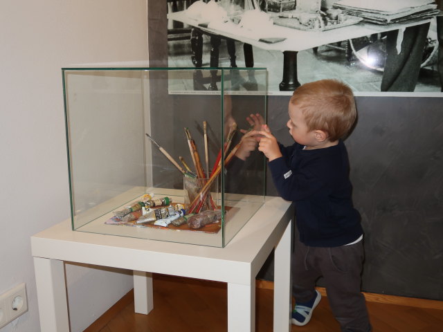 Nils in der Dauerausstellung