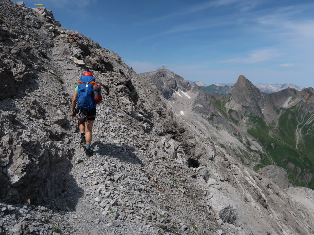 Arlberger Klettersteig: Angela zwischen Wei&szlig;schrofenspitze und Lisunspitze (19. Juli)