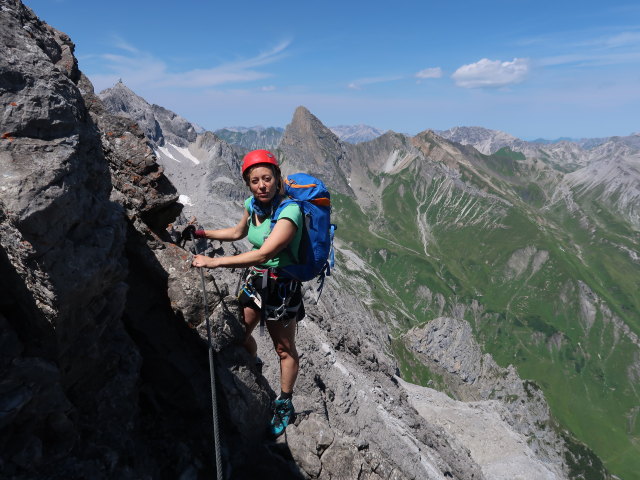 Arlberger Klettersteig: Angela zwischen Wei&szlig;schrofenspitze und Lisunspitze (19. Juli)