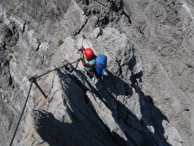 Arlberger Klettersteig: Angela zwischen Wei&szlig;schrofenspitze und Lisunspitze (19. Juli)