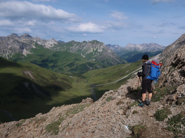 Angela am Boschweg zwischen Mittelstation der Vallugabahn und Stuttgarter H&uuml;tte (20. Juli)