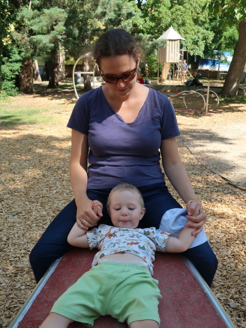 Nils und Sabine am Spielplatz Museum