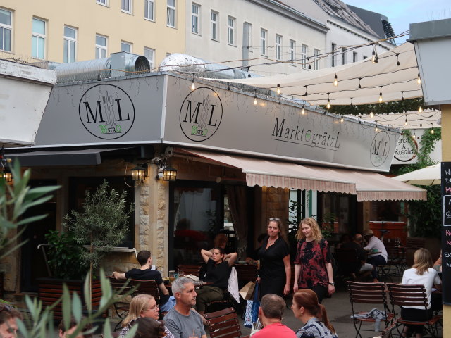 Doris, Friedrich, J&ouml;rg und Agata im Markt.Gr&auml;tzL