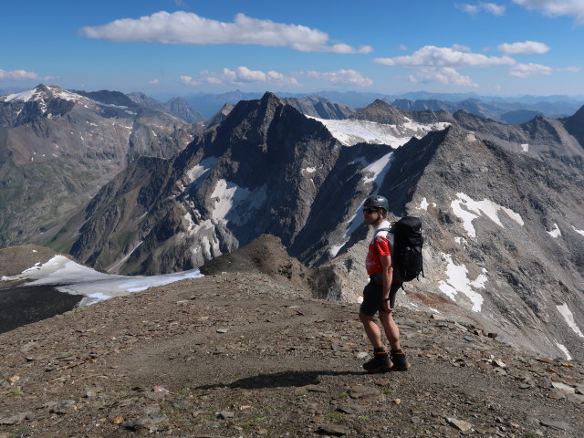 Ronald am Klagenfurter Jubil&auml;umsweg zwischen Hocharn und N&ouml;rdlicher Goldzechscharte (8. Aug.)