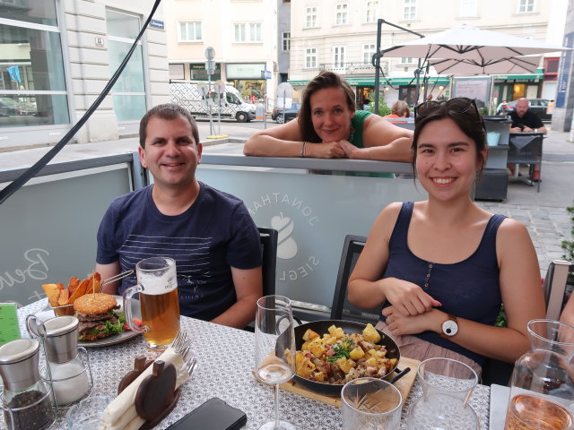 Ronald, Ursa und Kimberly im Jonathan & Sieglinde