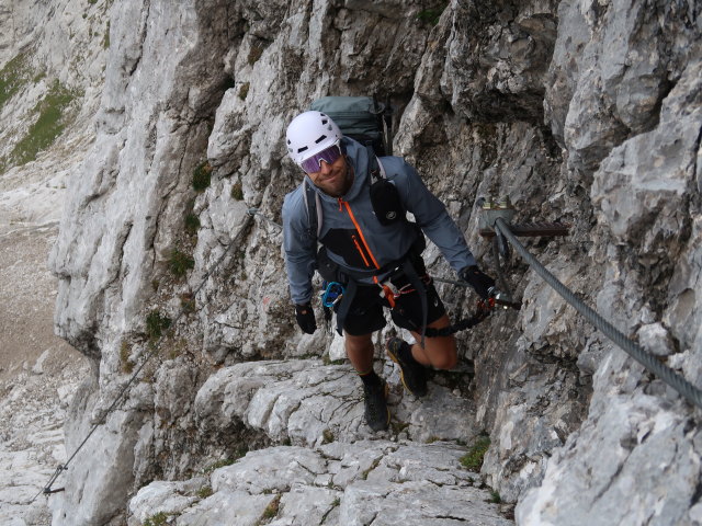 Kaisersch&uuml;tzen-Klettersteig: Christoph zwischen Abzweigung Kleine Halt und Steigbuch (24. Aug.)