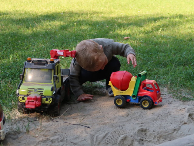 Nils am Spielplatz H&ouml;flein
