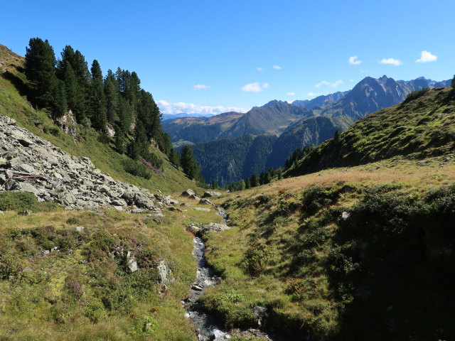 zwischen Wei&szlig;bachalm-Mitterleger und Torhelm