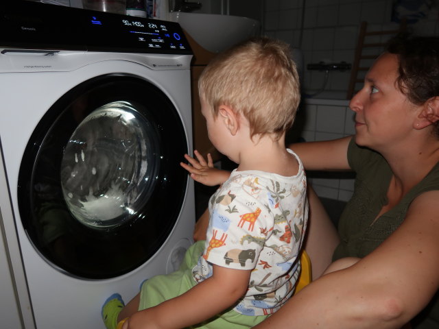Nils und Sabine in unserer Wohnung (1. Aug.)