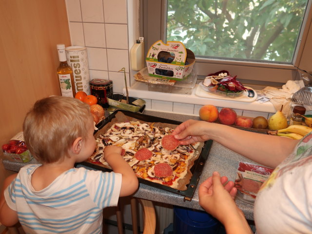 Nils und Sabine in unserer Wohnung