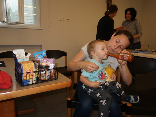 Nils und Sabine in der Pfarre S&uuml;&szlig;enbrunn