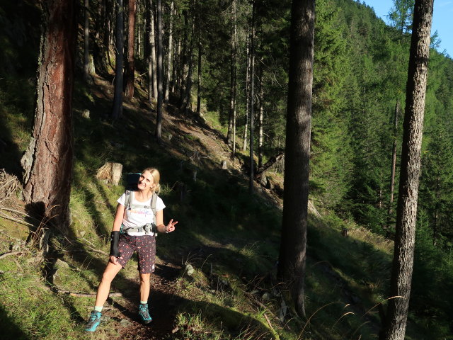 Evelyn zwischen Burgstein und Gehsteigalm (20. Sep.)