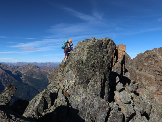 Evelyn am Ludwigsburger Grat zwischen Schafhimmel und Kreuzj&ouml;chlspitze (21. Sep.)
