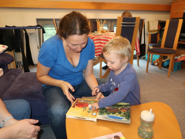 Sabine, Nils und Mama in unserer Wohnung