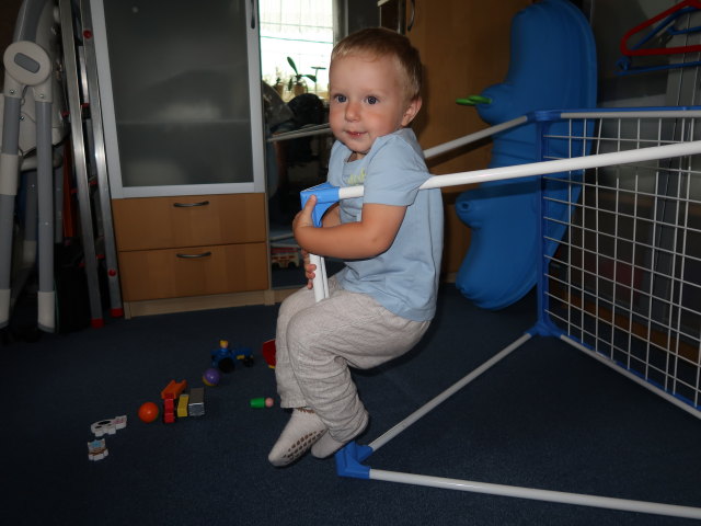 Nils im Haus meiner Eltern (2. Sep.)