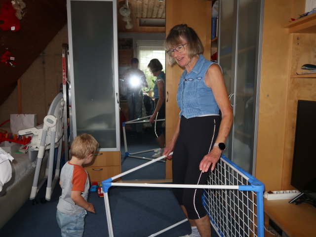 Nils und Mama im Haus meiner Eltern