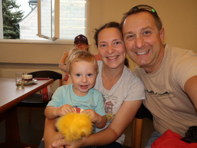 Nils, Sabine und ich in der Pfarre S&uuml;&szlig;enbrunn