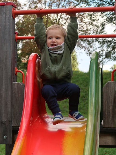 Nils am Spielplatz
