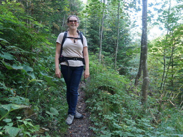 Sabine zwischen Bahnhof Semmering und Pinkenkogel