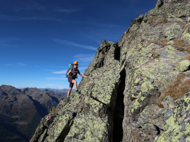 Evelyn am Ludwigsburger Grat zwischen Schafhimmel und Kreuzj&ouml;chlspitze (21. Sep.)