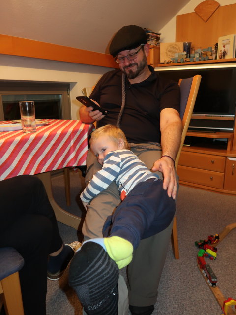 Nils und Markus in unserer Wohnung