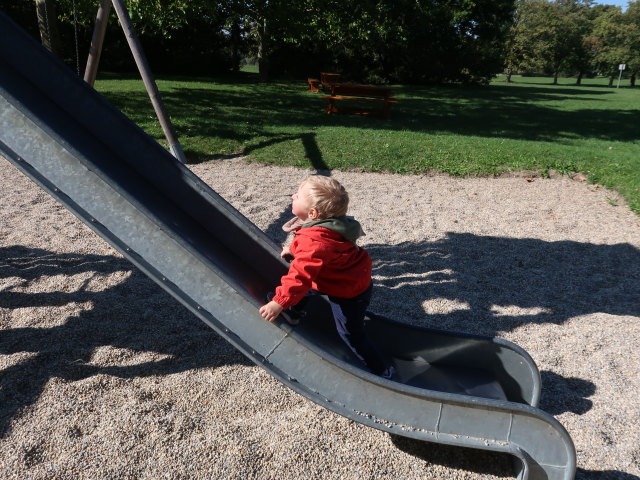 Nils am Spielplatz Badeteich S&uuml;&szlig;enbrunn
