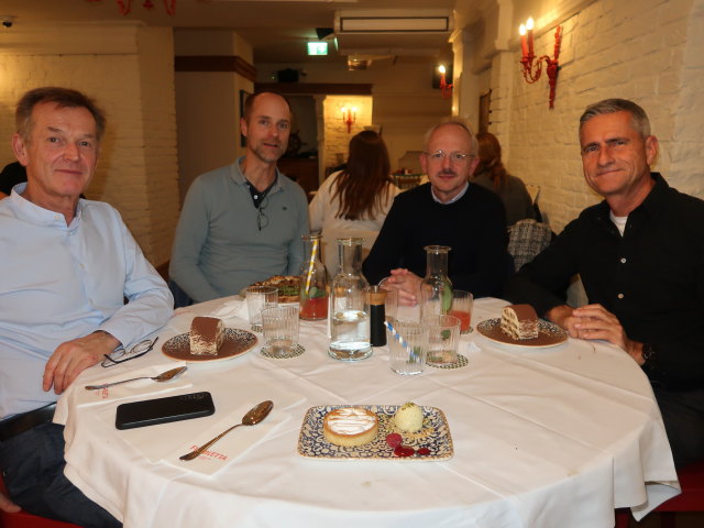 Erich, Florian, Karl und Friedrich in der Pizzeria Figoletta