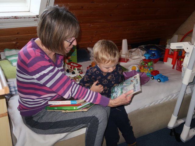 Mama und Nils im Haus meiner Eltern (20. Okt.)
