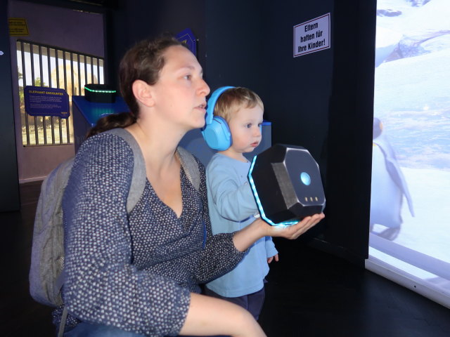 Sabine und Nils in der Ausstellung 'Planet der Tiere'