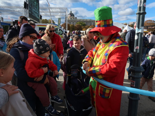 Sabine und Nils am Heldenplatz
