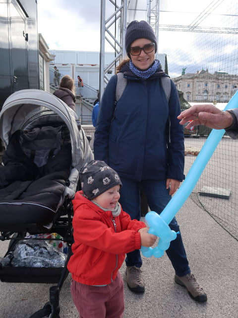 Nils und Sabine am Heldenplatz