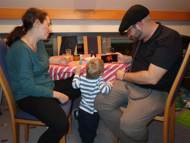 Sabine, Nils und Markus in unserer Wohnung
