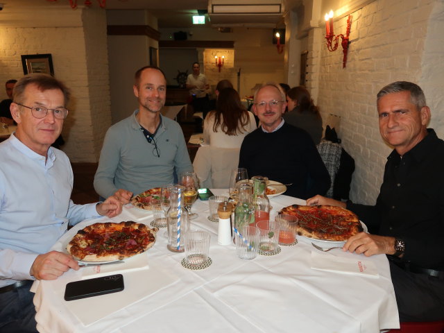 Erich, Florian, Karl und Friedrich in der Pizzeria Figoletta
