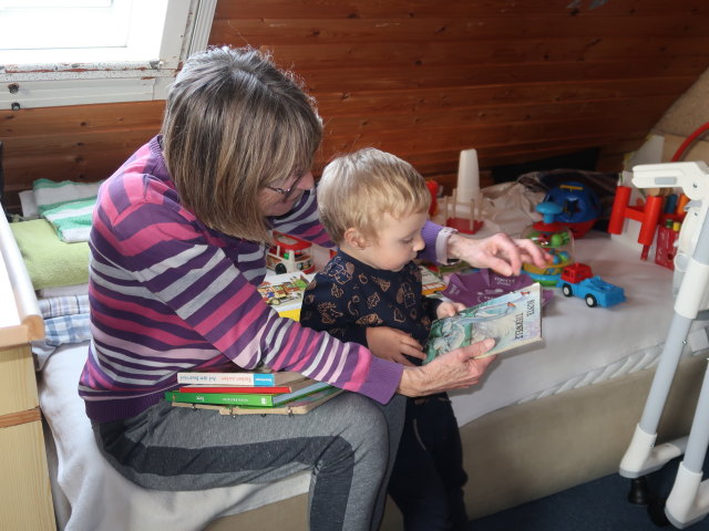 Mama und Nils im Haus meiner Eltern (20. Okt.)