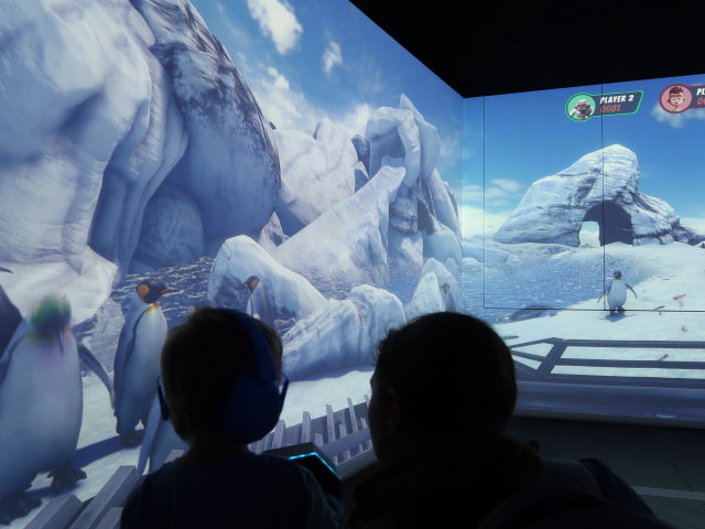 Nils und Sabine in der Ausstellung 'Planet der Tiere'