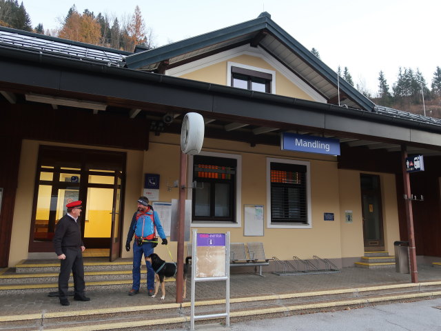 Georg im Bahnhof Mandling, 812 m
