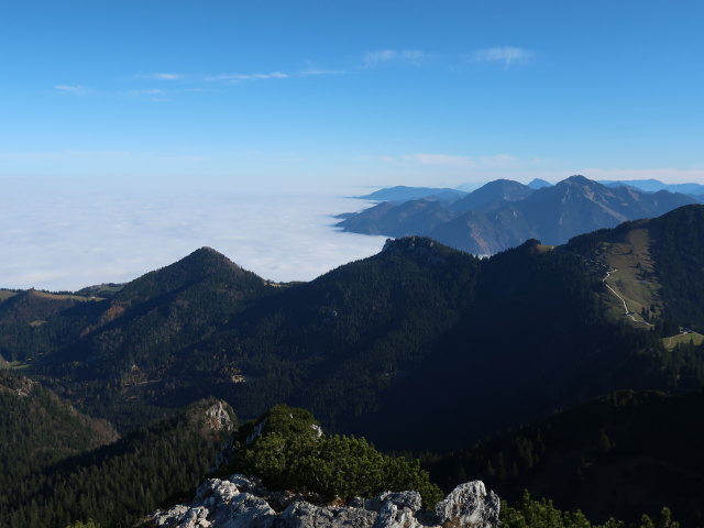 vom Kampenwand-Ostgipfel Richtung Osten