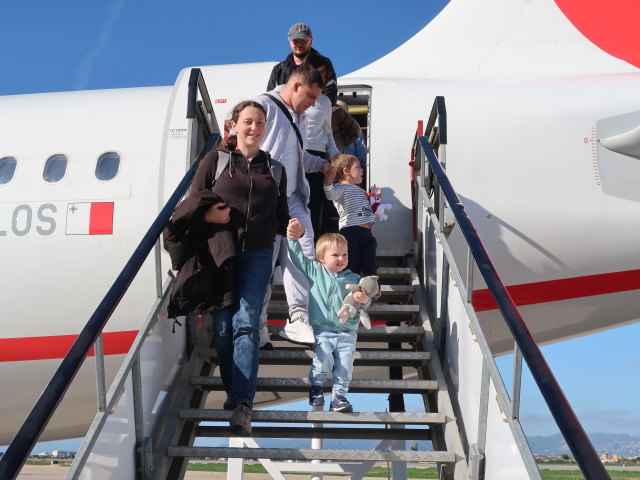Sabine und Nils am Aeroport de Palma, 8 m (12. Nov.)