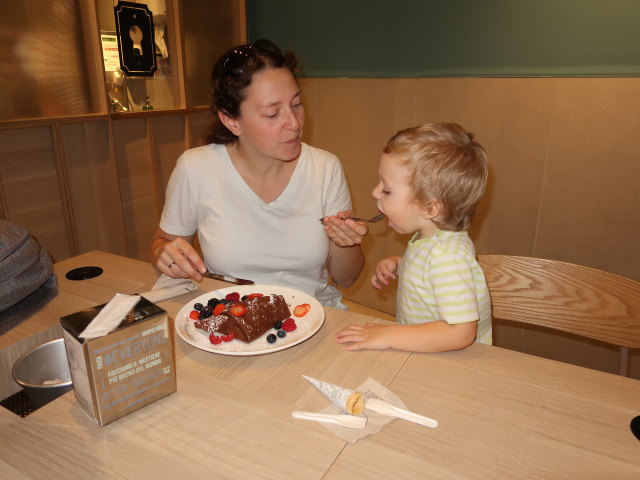 Sabine und Nils in der Gelateria La Romana in Palma (12. Nov.)