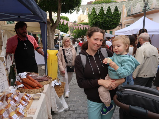 Sabine und Nils in der Avinguda del Bisbe Llompart in Inca (13. Nov.)