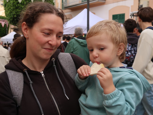 Sabine und Nils in der Avinguda del Bisbe Llompart in Inca (13. Nov.)