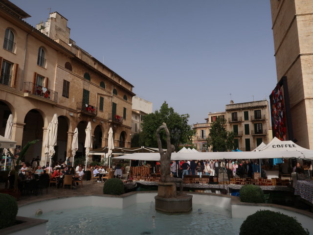 Pla&ccedil;a Santa Maria la Major in Inca (13. Nov.)
