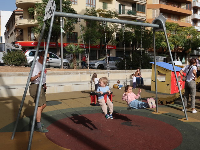 Ich und Nils auf der Pla&ccedil;a Mallorca in Inca (13. Nov.)
